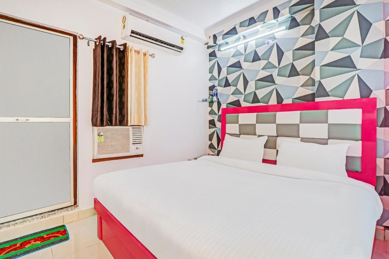 Oyo 76775 Hotel Rk Grand Bhauli Esterno foto
